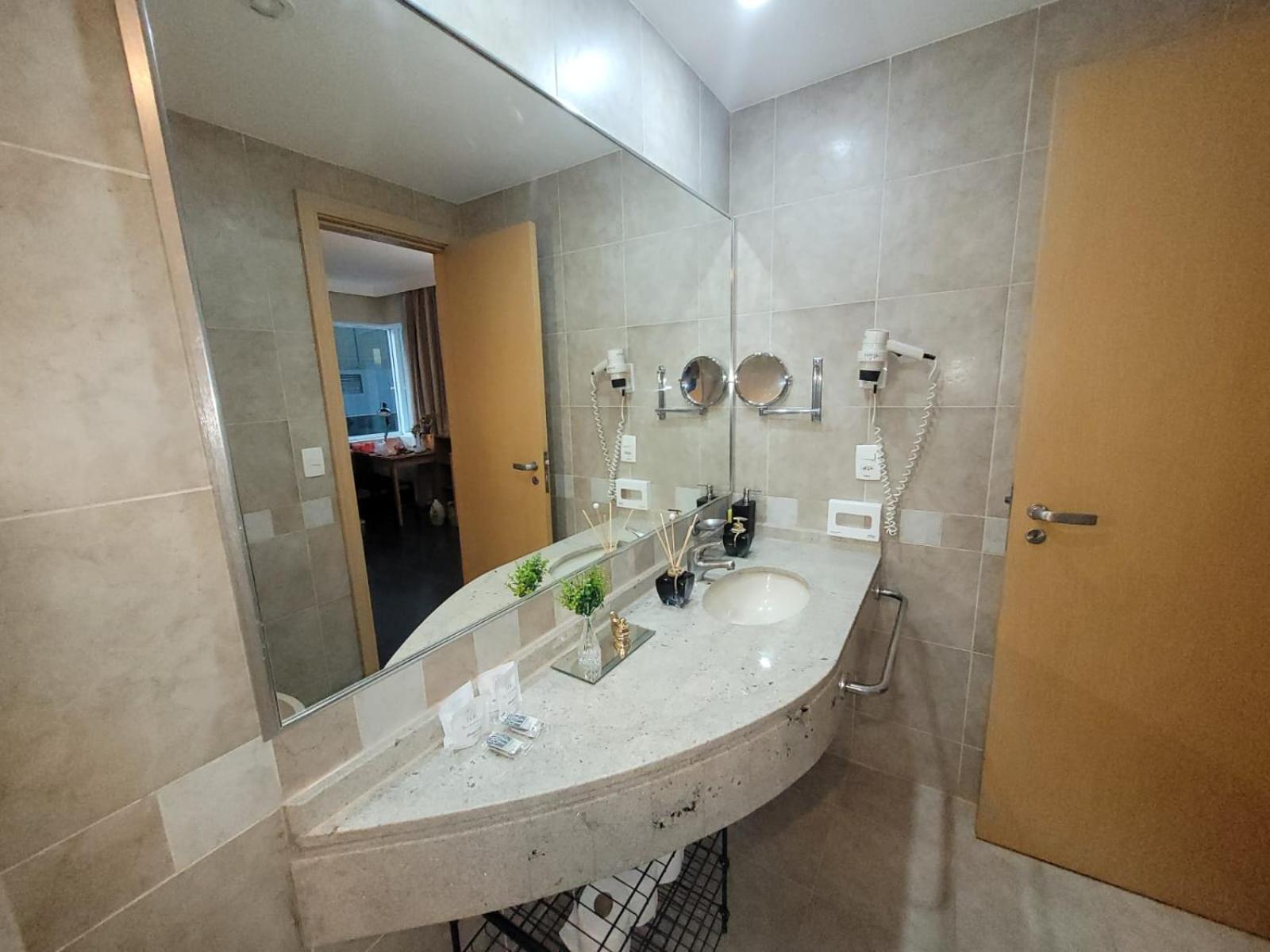 Super Comfort Flats L - Wtc - Com Estacionamento เซาเปาโล ภายนอก รูปภาพ